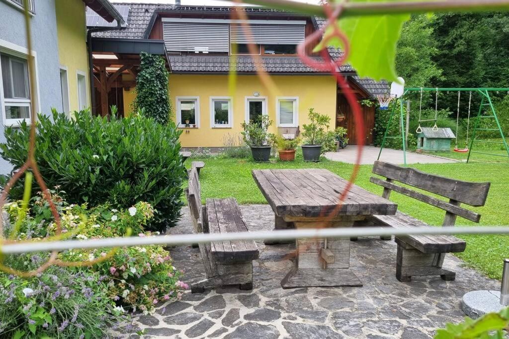Апартаменти Country Retreat, Near Ljubljana City, Apartma Na Vasi, Blizu Mesta Ljubljana Медводе Екстер'єр фото