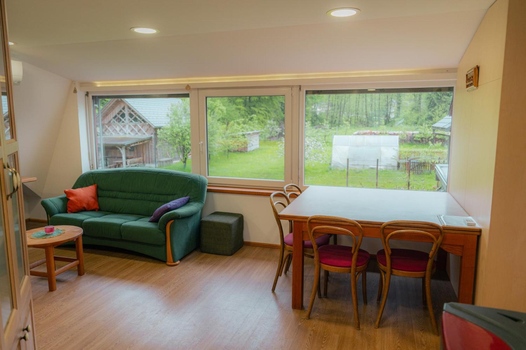 Апартаменти Country Retreat, Near Ljubljana City, Apartma Na Vasi, Blizu Mesta Ljubljana Медводе Екстер'єр фото